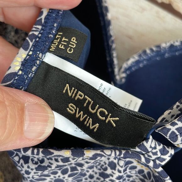 NIPTUCK SWIM AUSTRALIA ONE‎ PIECE SWIMSUIT IN NAVY BLUE PRINT - Picture 5 of 6